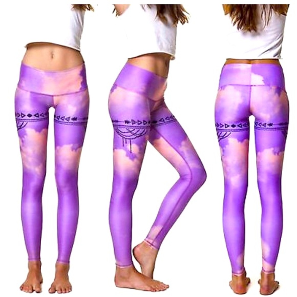 Teeki ‘Purple Haze’ hot pant yoga leggings